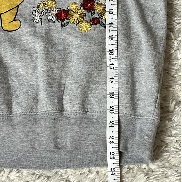 Disney Winnie The Pooh Bear Embroidered Gray Sweatshirt Women Size Small - Picture 4 of 8